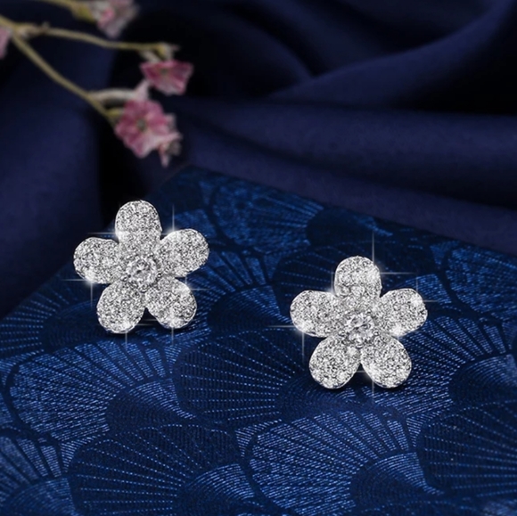 Jewelry - 5 Petal Flower Earrings 🌸